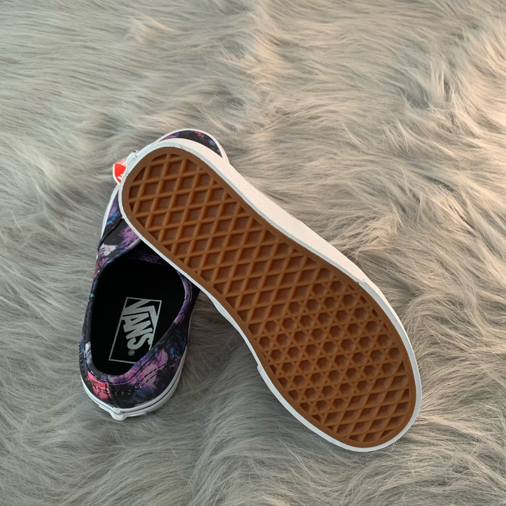 New Women’s Floral Vans - Picture 5 of 6